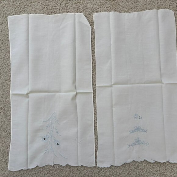 Set of two Vintage tea towels floral blue white - Picture 5 of 8